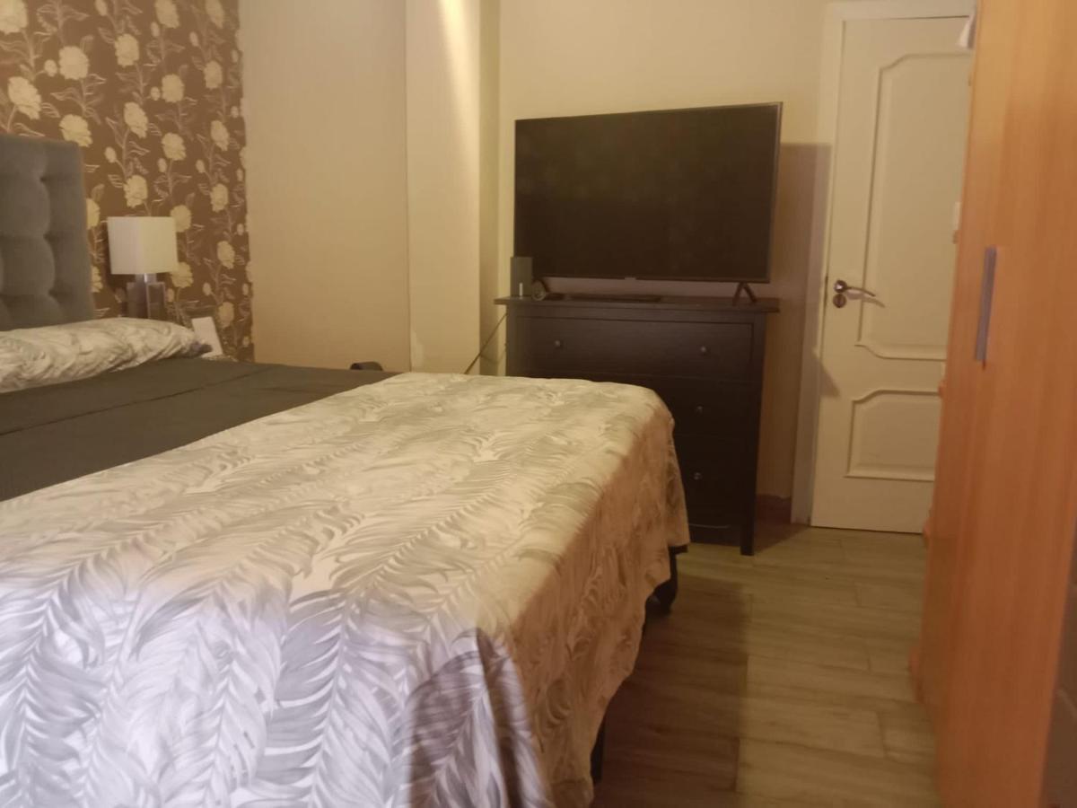 Habitación privada Tarragona con cocina salón y terraza piso compartido Exterior foto